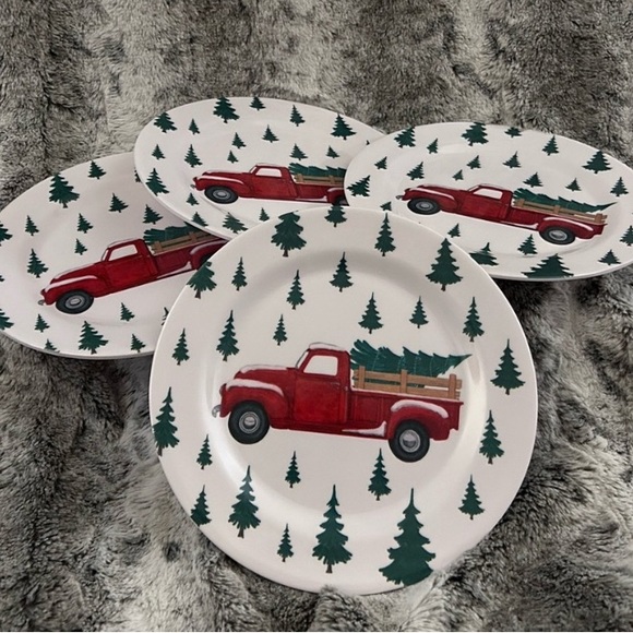 Set of 4 Plastic Christmas Plates - Picture 2 of 4